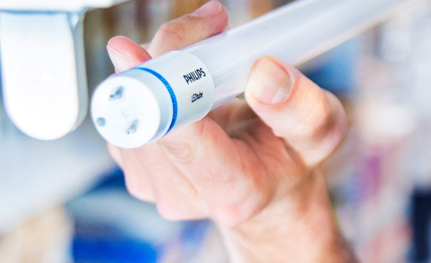 Qu'est ce que le tube Philips Master instantFit HF T5 ?